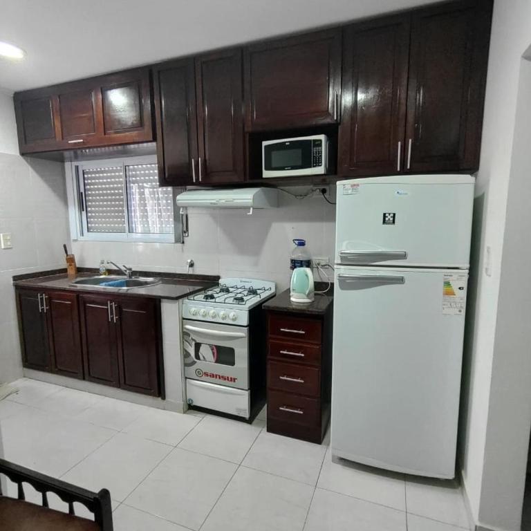 casa amplia de 3 habitaciones con quicho, patio y cochera - Casa de 3 dormitorios - 9