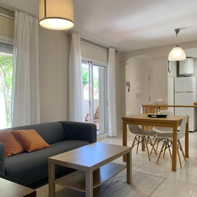 Apartamento con jardín y jacuzzi en Cambrils 3 Habitaciones - Apartamento de 3 dormitorios - 1