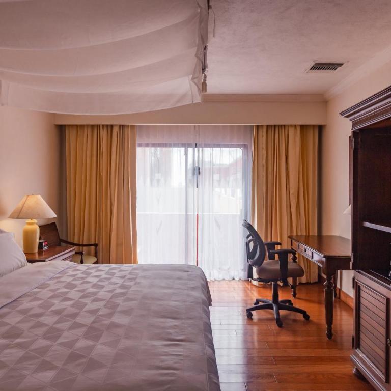 Holiday Inn Merida by IHG - Standard King Room - 6