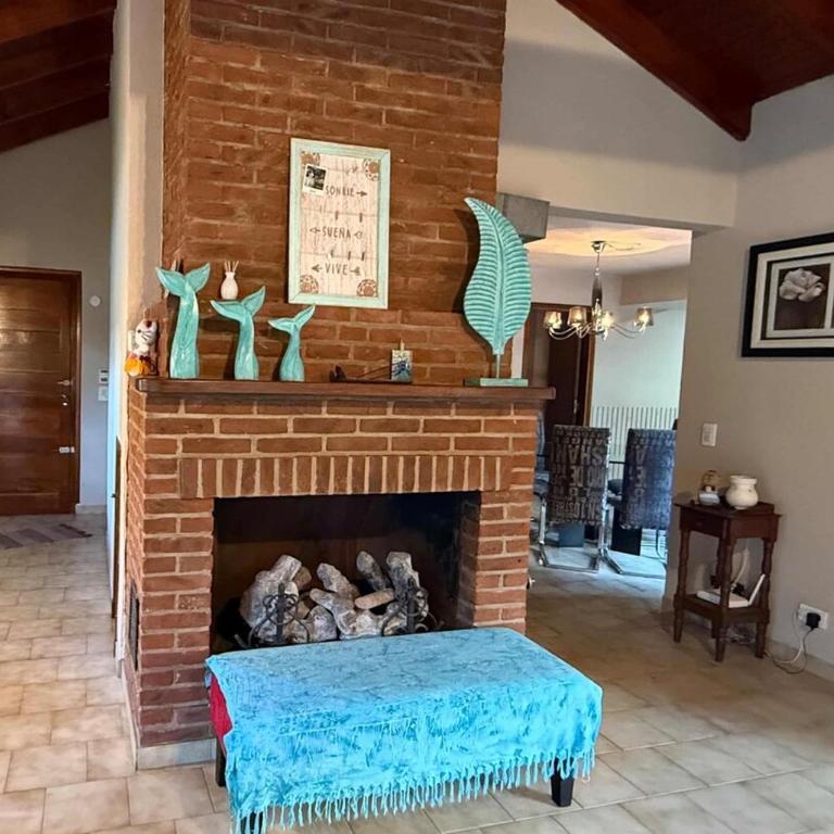 Chalet con minipiscina climatizada en Pinamar norte golf nuevo , Eneas y submarino Santa Fe, muy amplia y cómoda - Vacation Home - 56
