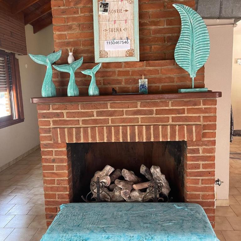 Chalet con minipiscina climatizada en Pinamar norte golf nuevo , Eneas y submarino Santa Fe, muy amplia y cómoda - Vacation Home - 55
