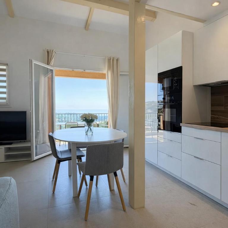 vue mer exceptionnelle, terrasse, piscines et tennis domaine au calme - Appartement 2 Chambres - 8