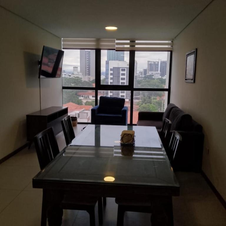 Departamento en Equipetrol - Cerca de Mall Ventura - Two-Bedroom Apartment - 4