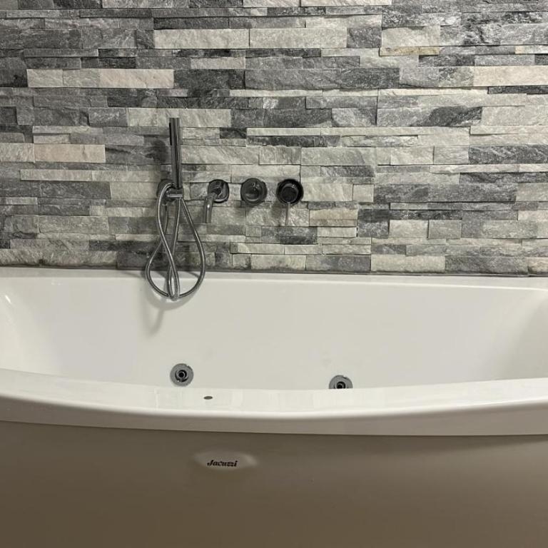 Villa Bocciolo, piscina, giardino, vasca idromassaggio - Villa Deluxe - 58