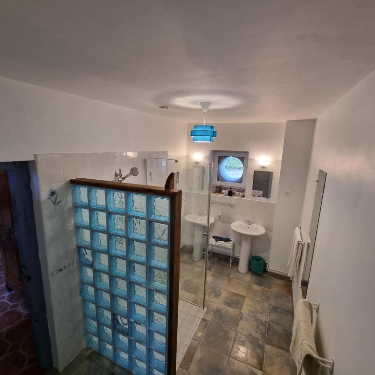 Manoir de la Maison Blanche - Chambre Triple Confort avec Douche - 8