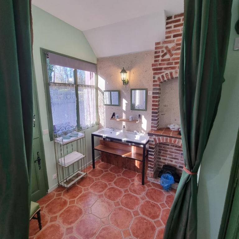 Manoir de la Maison Blanche - Petite Chambre Double - 9