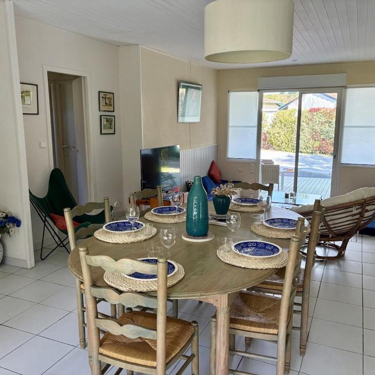 La Villa Du Golf - Four-Bedroom House - 38