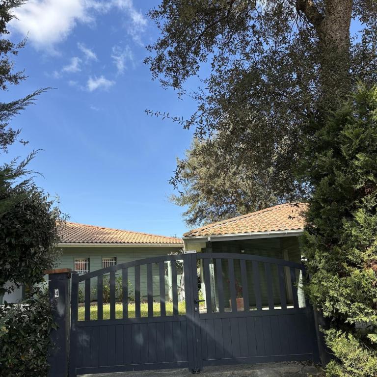 La Villa Du Golf - Four-Bedroom House - 42