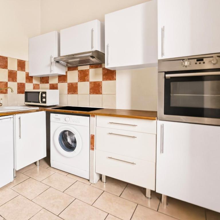 Appartement au pied des remparts, 4P, Clim, Centre - Appartement 2 Chambres - 15