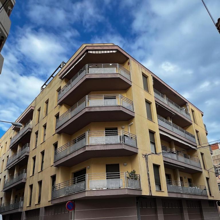 Apartamento costero con balcón - Apartamento de 3 dormitorios - 1
