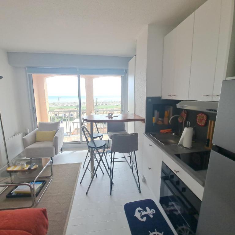 Barcarès village studio rénové face à la plage principale vue mer parking piscine ouverte - Studio-Apartment mit Meerblick - 23