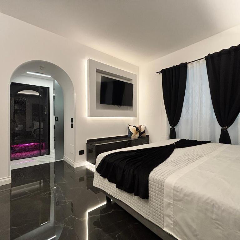 Palazzo Algaria Suites with Jacuzzi, Sauna & Turkish Bath - Camera King Deluxe - 12