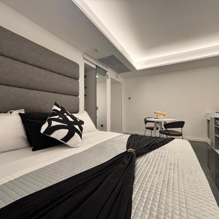 Palazzo Algaria Suites with Jacuzzi, Sauna & Turkish Bath - Camera King Deluxe - 17