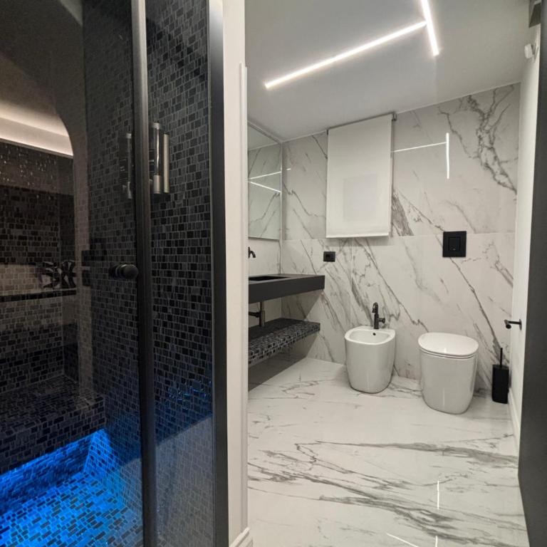 Palazzo Algaria Suites with Jacuzzi, Sauna & Turkish Bath - Camera King Deluxe - 21