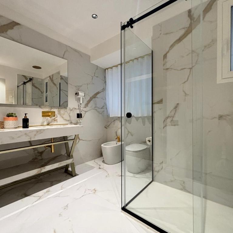 Palazzo Algaria Suites with Jacuzzi, Sauna & Turkish Bath - Camera Tripla Luxury - 12
