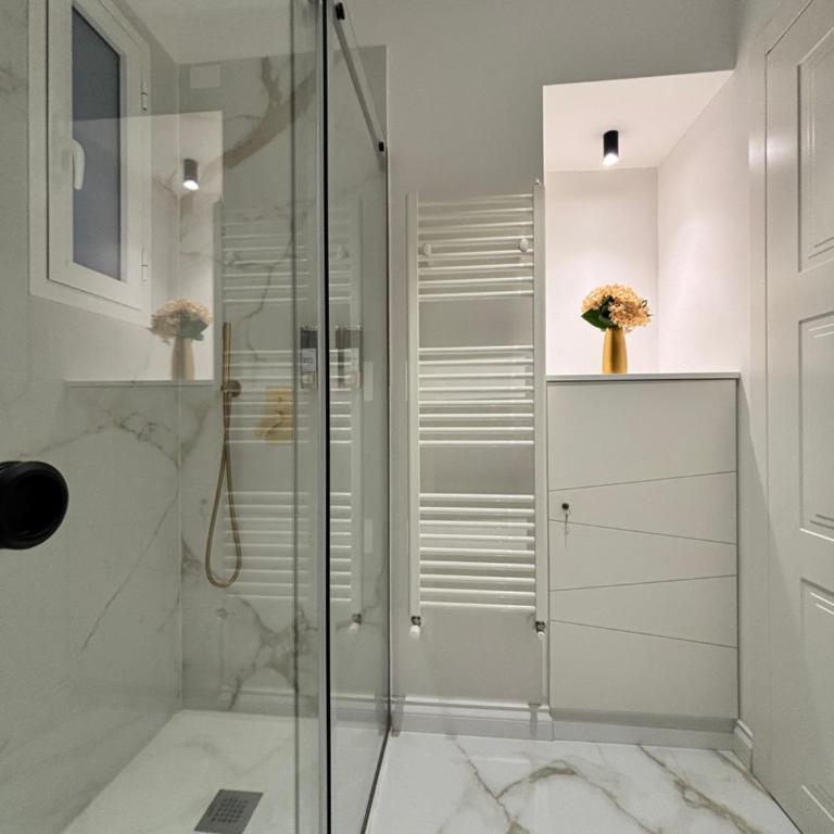 Palazzo Algaria Suites with Jacuzzi, Sauna & Turkish Bath - Camera Tripla Luxury - 24