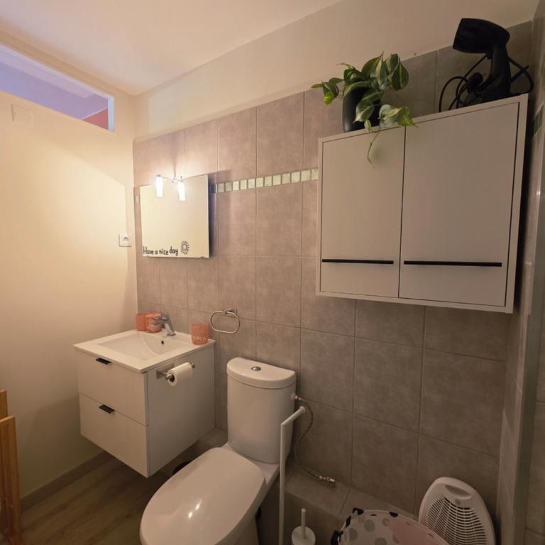 La Grande Motte - Studio double cabine 4-5p - Plage à pied - Parking privé - Terrasse - Appartamento con 1 Camera da Letto - 16