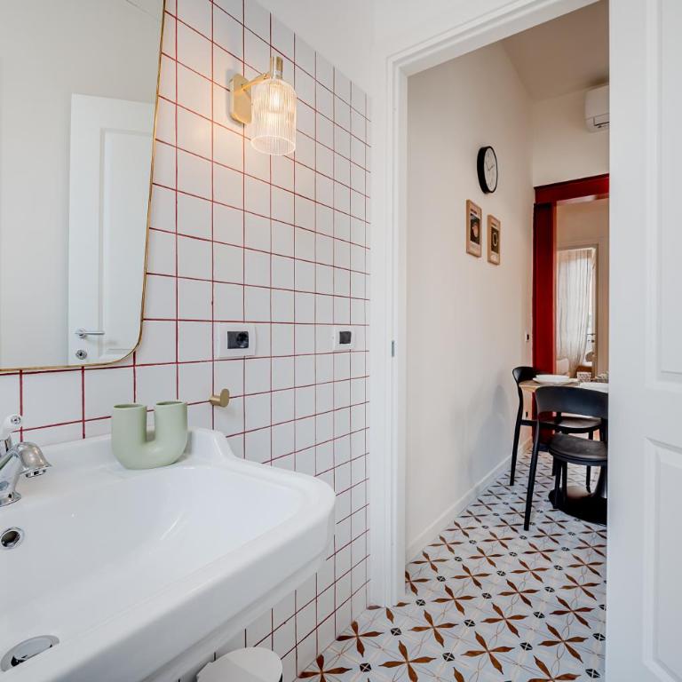 Flowers Apartment - central - Appartamento con 2 Camere da Letto - 17