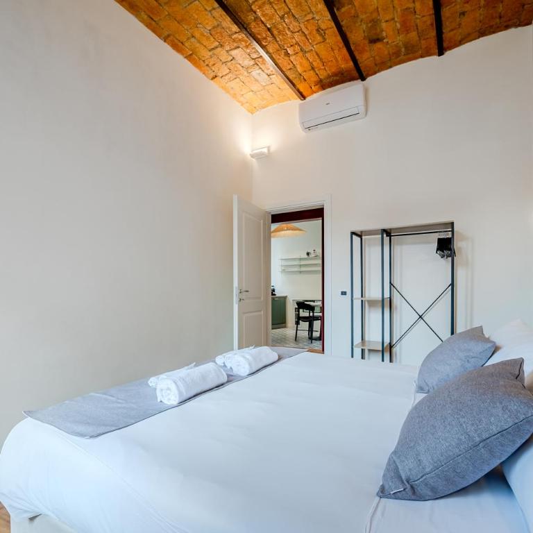 Flowers Apartment - central - Appartamento con 2 Camere da Letto - 8