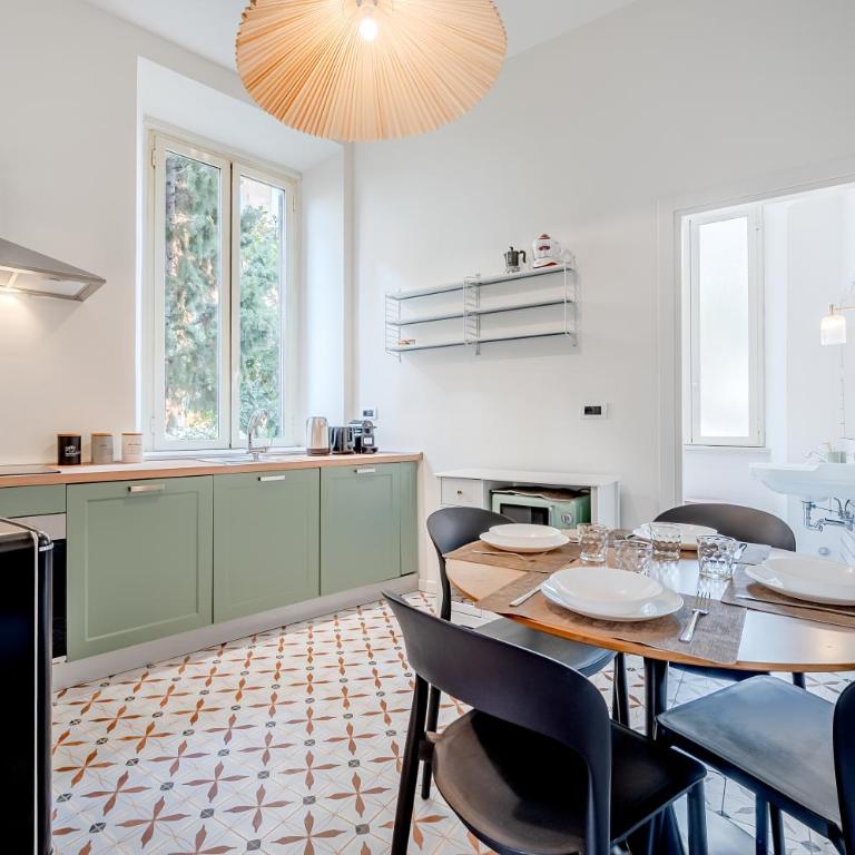 Flowers Apartment - central - Appartamento con 2 Camere da Letto - 15