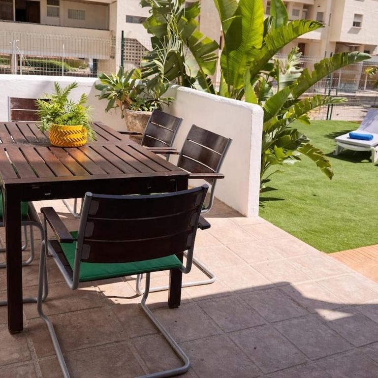 Bajo junto a la playa con jardín privado - Apartamento de 2 dormitorios con terraza y vistas al mar - 3