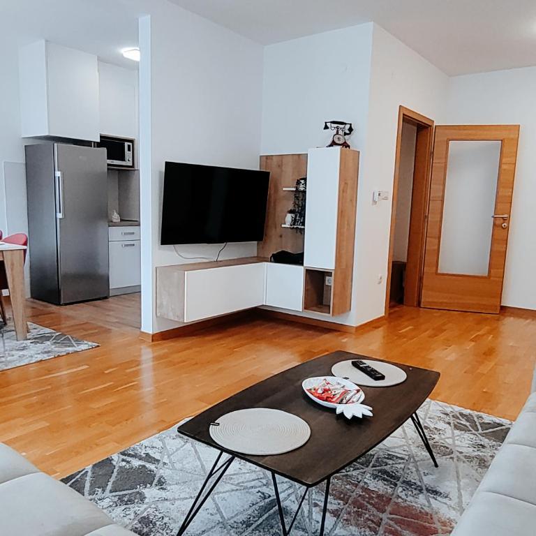 Ella - Apartment with Balcony - 5
