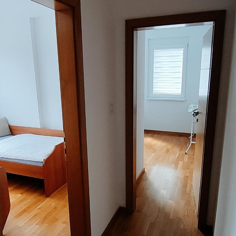 Ella - Apartment with Balcony - 22