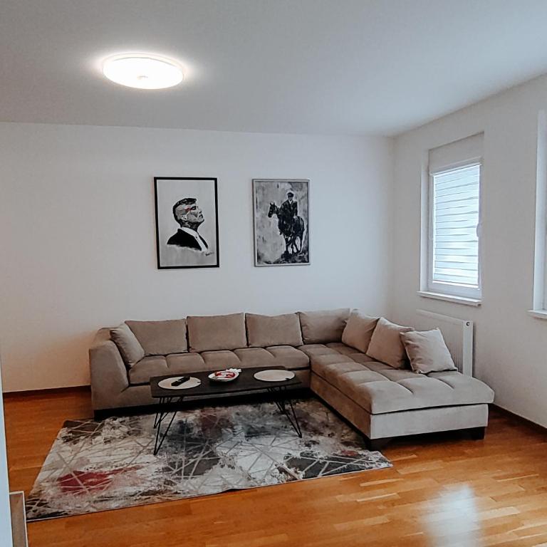 Ella - Apartment with Balcony - 23