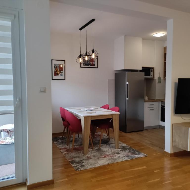 Ella - Apartment with Balcony - 27
