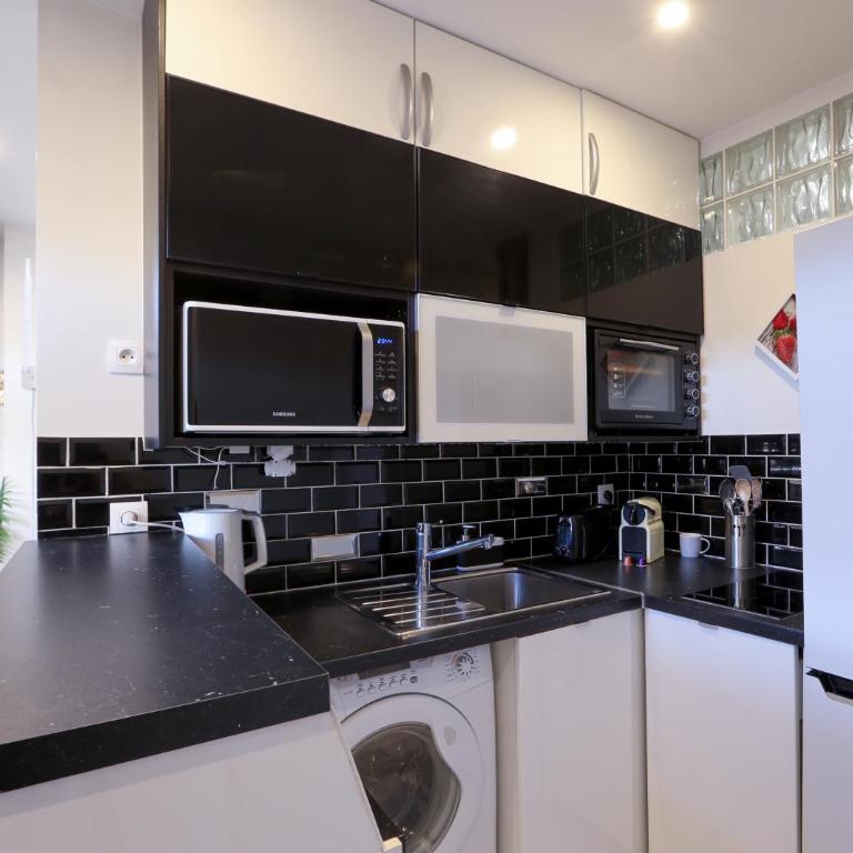 1 Bedroom next to Champs Elysees - One-Bedroom Apartment - 2