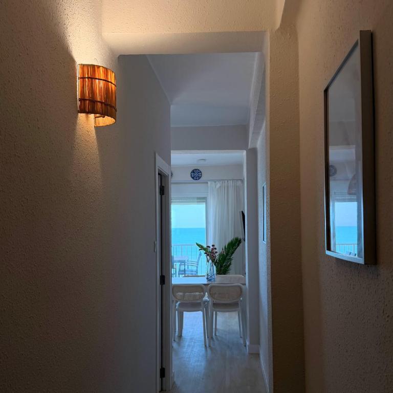 La Palmera - Primera linea frontal en Playa San Antonio - Three-Bedroom Apartment with Sea View - 38