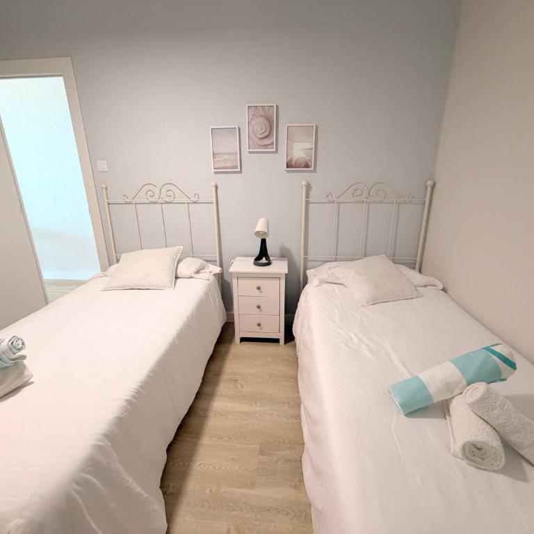 La Palmera - Primera linea frontal en Playa San Antonio - Three-Bedroom Apartment with Sea View - 27