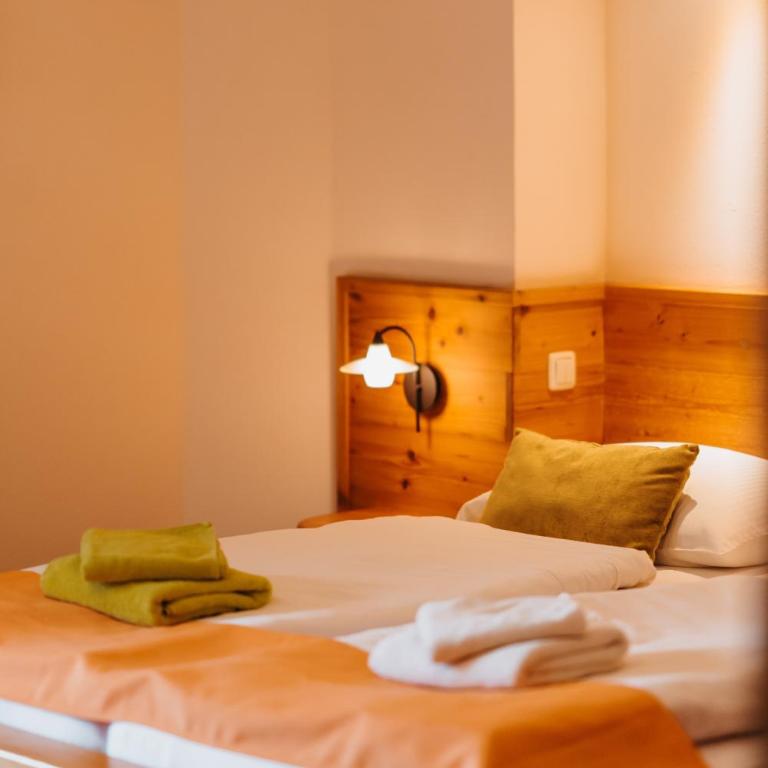 Almenlandhof - Doppelzimmer mit Balkon - 1