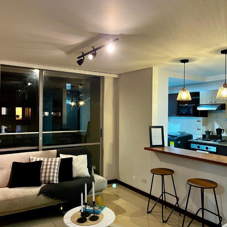 Apartamento Completo Poblado - Ubicacion Central con Parqueadero - Apartamento de 2 dormitorios - 49