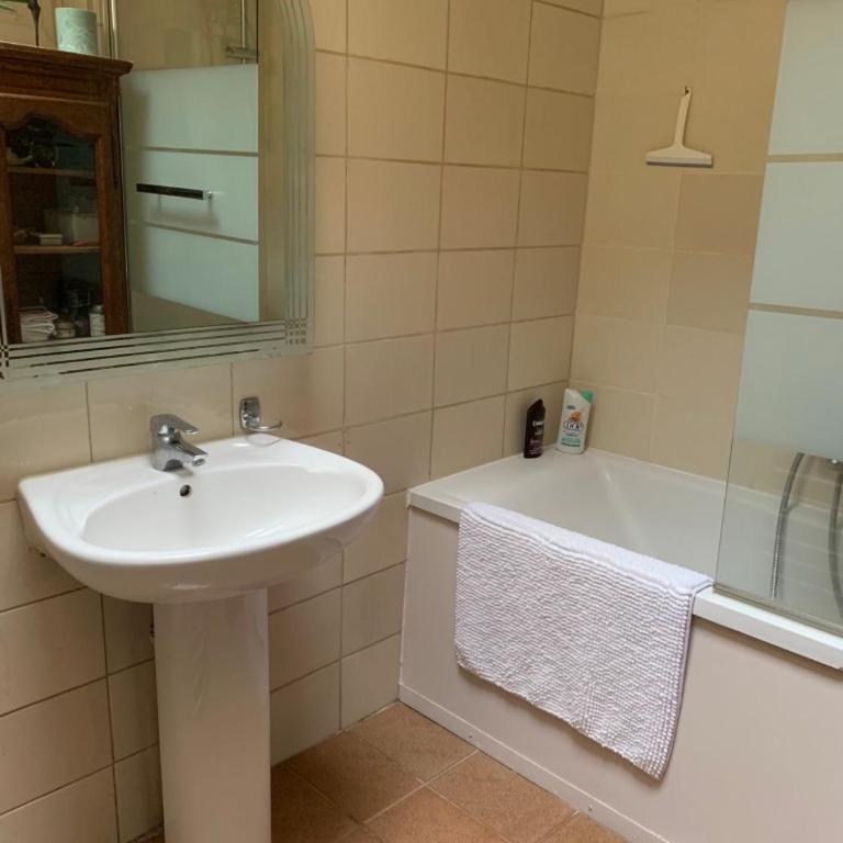 Grande maison 4 chambres, jardin, 3km Paris, proche transports et commerces - Four-Bedroom House - 11