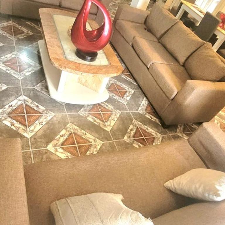 Habitación para 6 pax a 10 min del aeropuerto de Ezeiza con Piscina y Estacionamiento gratis - Habitación Doble con baño compartido - 10