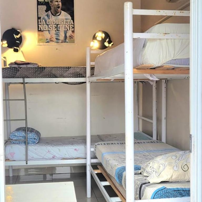 Habitación para 6 pax a 10 min del aeropuerto de Ezeiza con Piscina y Estacionamiento gratis - Habitación Doble con baño compartido - 17