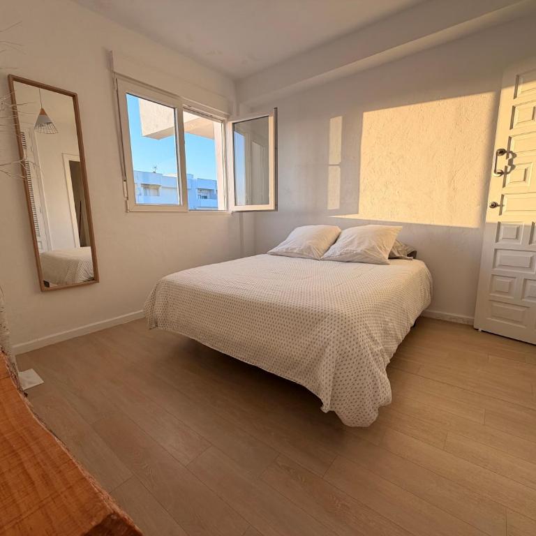 CASA ESTILO NÓRDICO CON VISTAS AL MAR (1ªLINEA) - Apartamento de 2 dormitorios con terraza y vistas al mar - 7