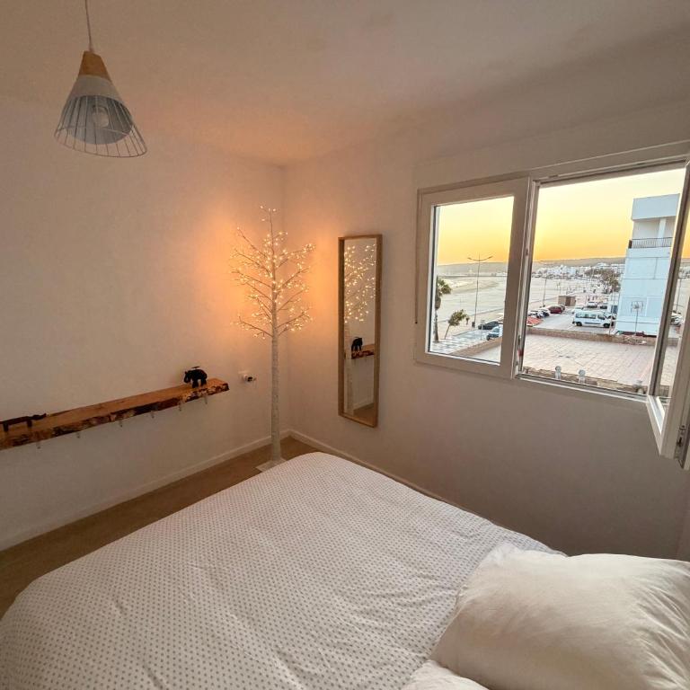 CASA ESTILO NÓRDICO CON VISTAS AL MAR (1ªLINEA) - Apartamento de 2 dormitorios con terraza y vistas al mar - 2