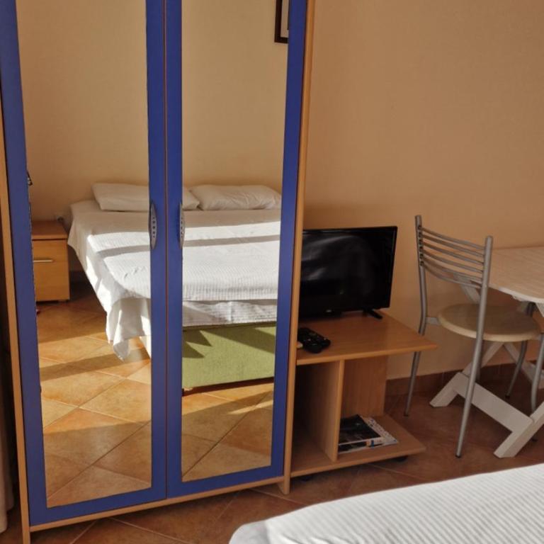 Apartmani Orange Dreams - Studio sa Terasom - 3
