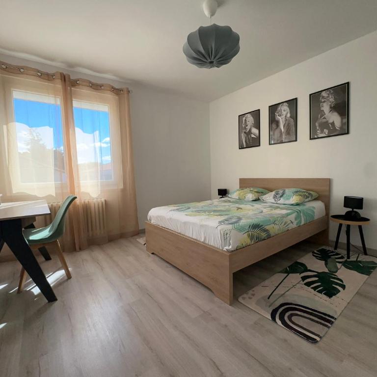 Appartement Lumineux avec Balcon - Appartement 3 Chambres - 5