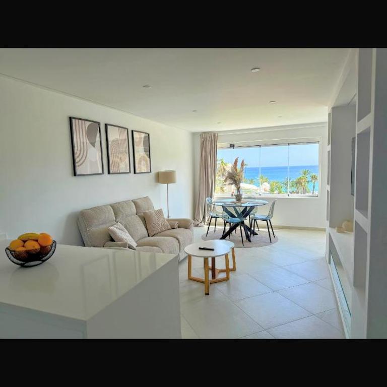 Modern apartment sea view - Two-Bedroom Apartment - 10