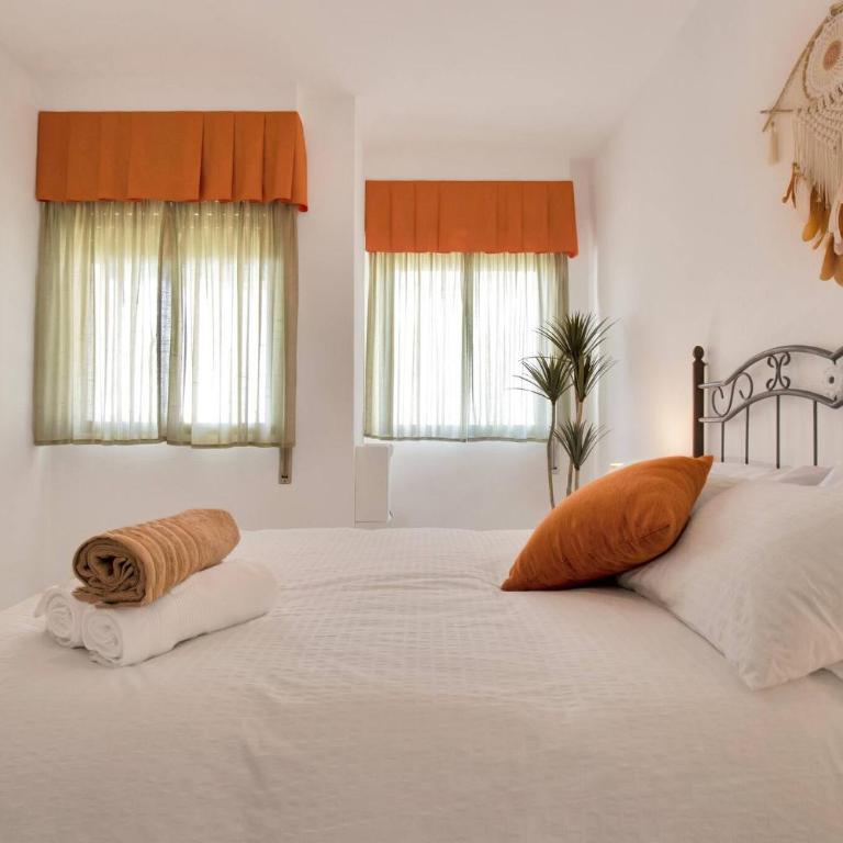 Apartamento con vistas al mar, piscina y barbacoa - TORRENUEVA 7B - Apartamento de 2 dormitorios - 18