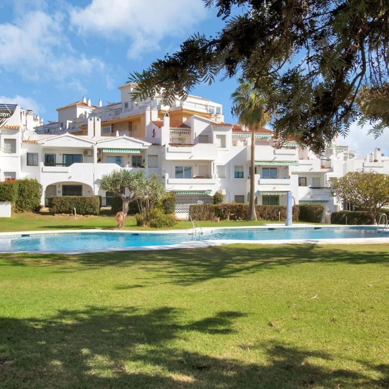 Apartamento con vistas al mar, piscina y barbacoa - TORRENUEVA 7B - Apartamento de 2 dormitorios - 35