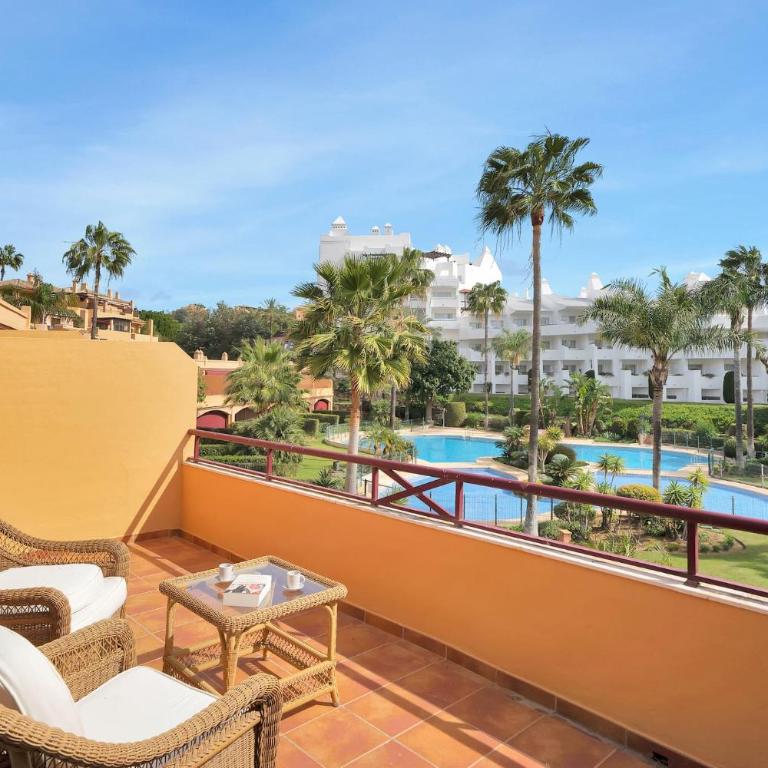 Lujoso adosado frente al mar con piscina y jardín - RIVIERA ANDALUZA 3 - Casa de 3 dormitorios - 4