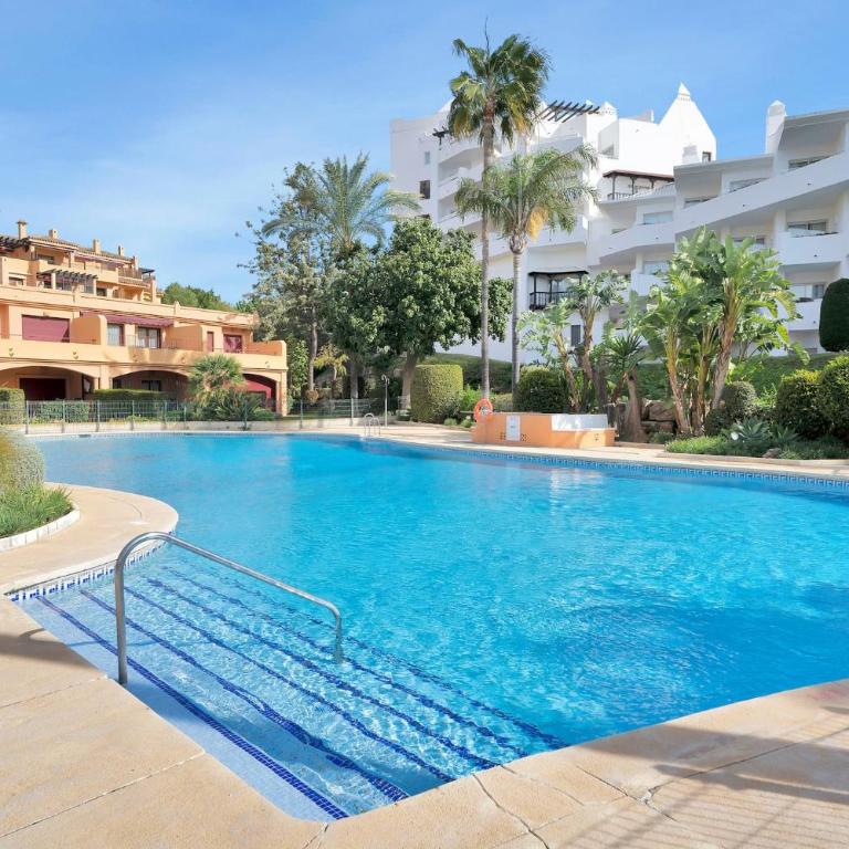 Lujoso adosado frente al mar con piscina y jardín - RIVIERA ANDALUZA 3 - Casa de 3 dormitorios - 53