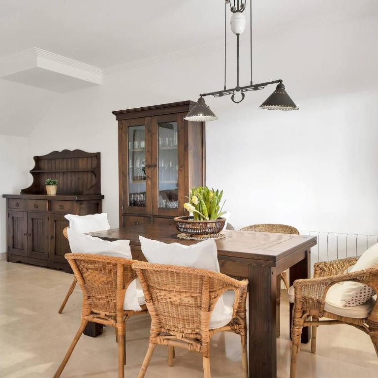 Lujoso adosado frente al mar con piscina y jardín - RIVIERA ANDALUZA 3 - Casa de 3 dormitorios - 26