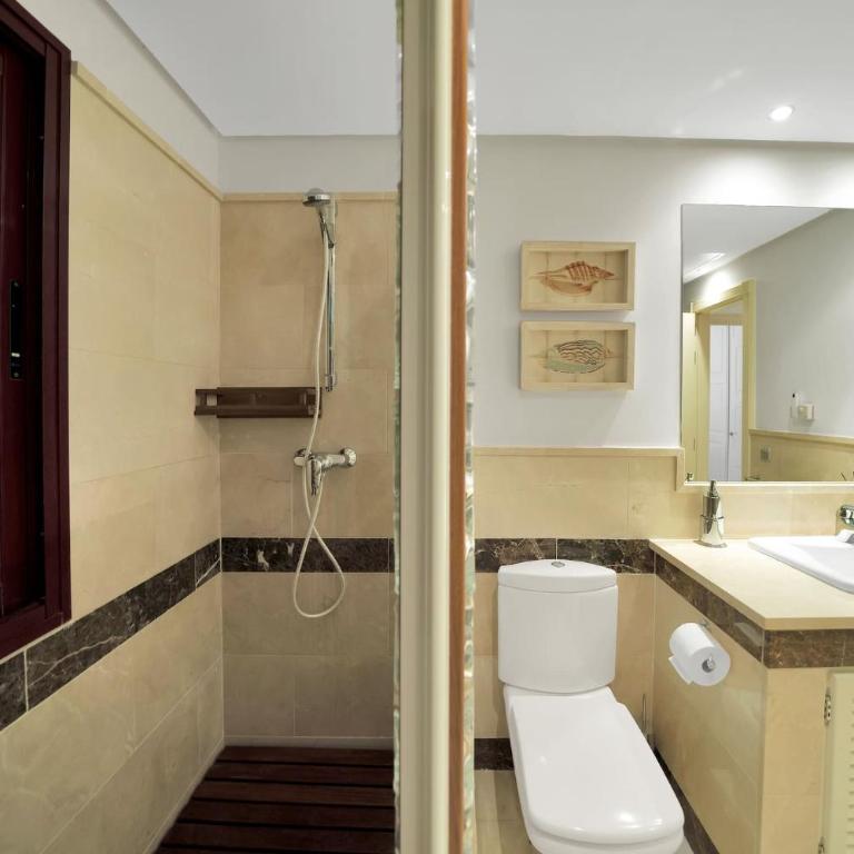 Lujoso adosado frente al mar con piscina y jardín - RIVIERA ANDALUZA 3 - Casa de 3 dormitorios - 44