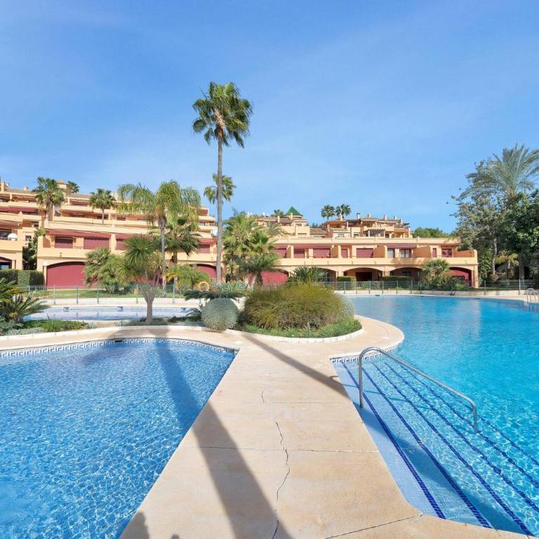 Lujoso adosado frente al mar con piscina y jardín - RIVIERA ANDALUZA 3 - Casa de 3 dormitorios - 59