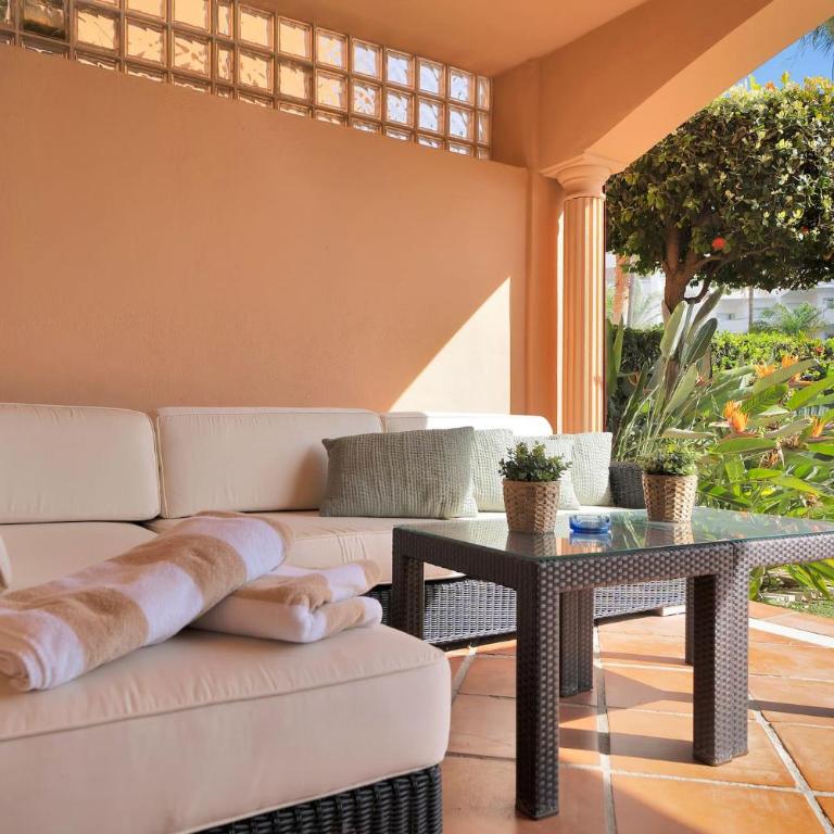 Lujoso adosado frente al mar con piscina y jardín - RIVIERA ANDALUZA 3 - Casa de 3 dormitorios - 17